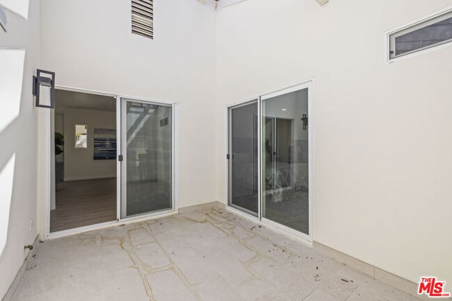 Building Photo - 13 Pepper Ct