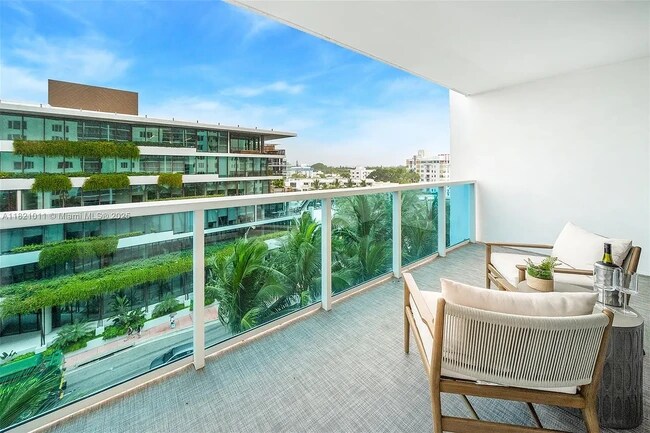 Building Photo - 2301 Collins Ave