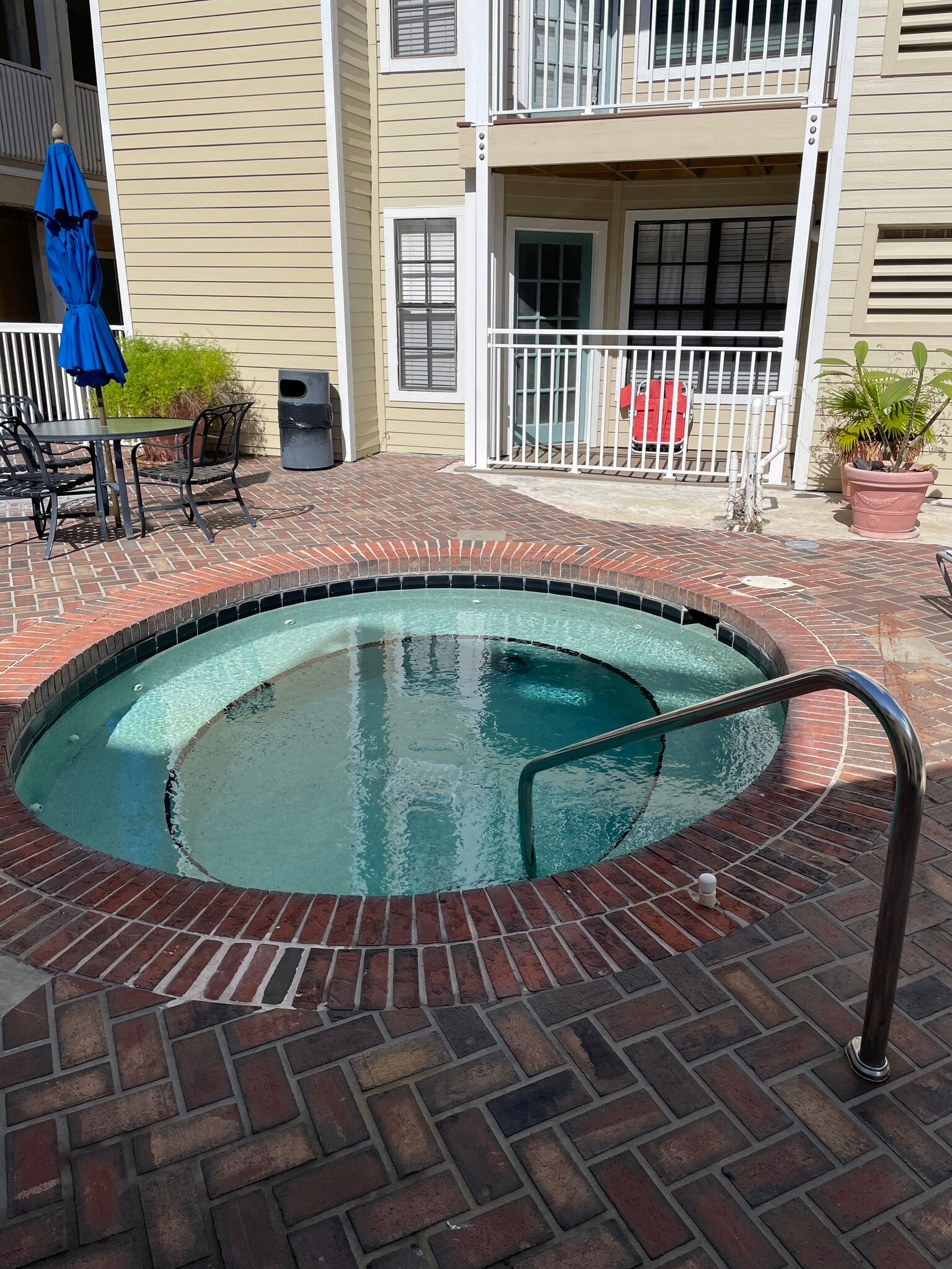 Building Photo - 1000 W Horatio St