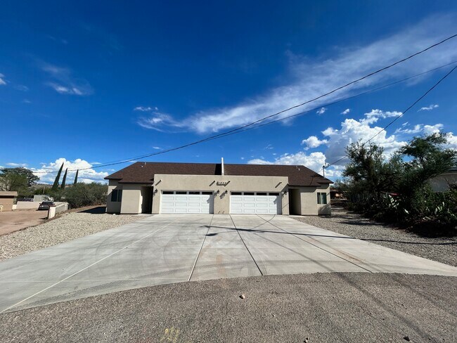 Primary Photo - 1324 Renda Ct