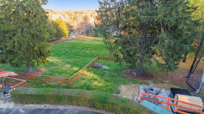 Building Photo - 64 Montebello Rd