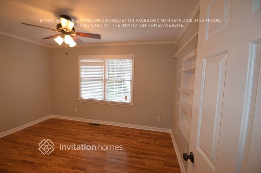 Building Photo - 3650 Farm Lake Dr SW