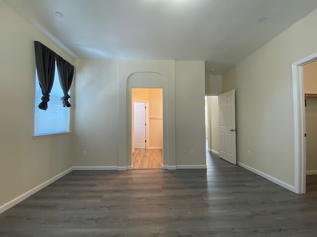 Building Photo - Charming 3-Bedroom, 2.5-Bath, 1,453 Sq. Ft...