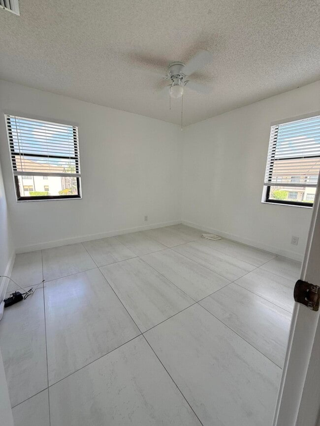 Building Photo - 7714 Tahiti Ln