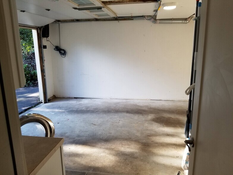 Garage from Kitchen - 8609 Warren Dr NW