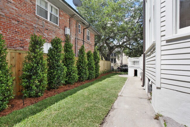 Building Photo - 1BR In Gorgeous Newly Restored Garden District Mansion