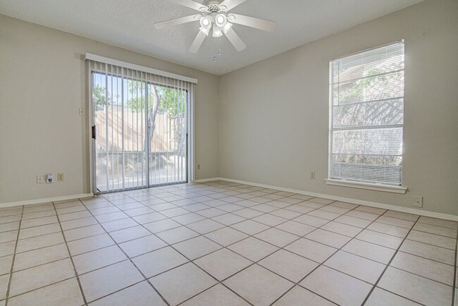 Building Photo - 819 Sirocco Dr