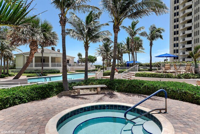 Building Photo - 3000 N Ocean Dr