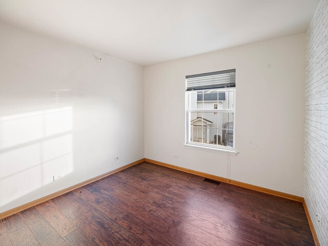 Building Photo - 2552 Dickens Dr