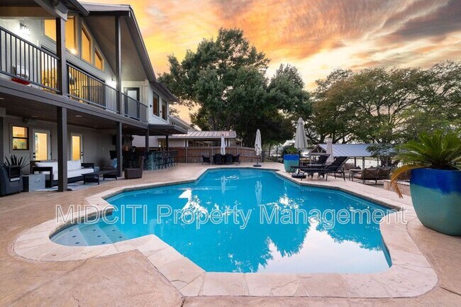Building Photo - 180 Lake Ridge Dr