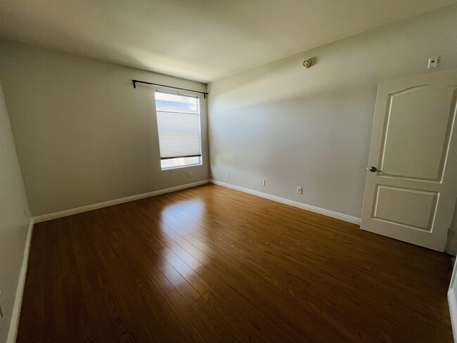 Building Photo - 11225 Peach Grove St