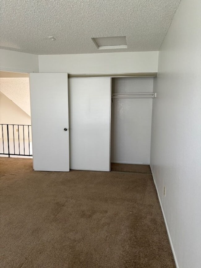 Building Photo - Beautiful 4 Bedroom, 3 Bathroom House Available Now!