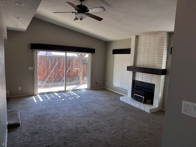 Building Photo - “Northeast Fresno 3BR/2BA Home with Pool &...
