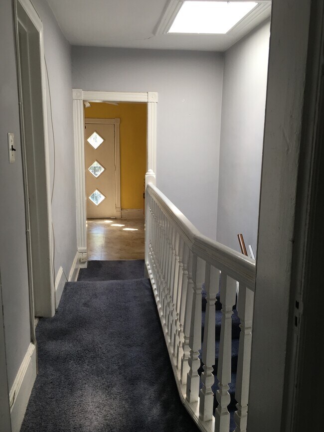 Building Photo - 219 C St NE