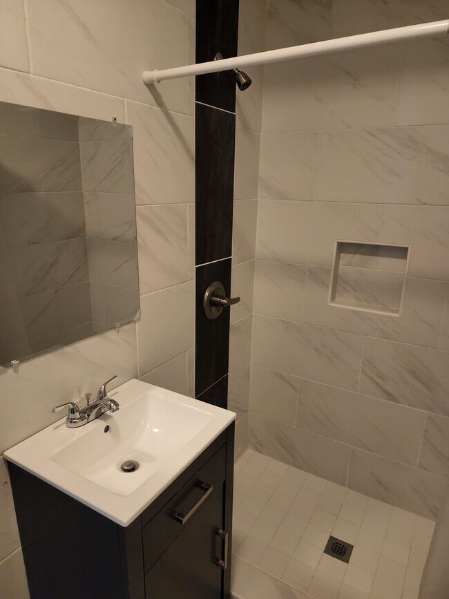 Building Photo - 3634 Kentucky Ave