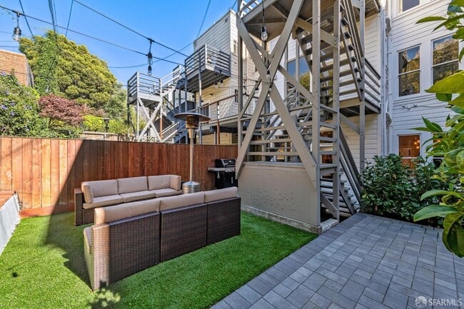 Building Photo - 2856 Sacramento St