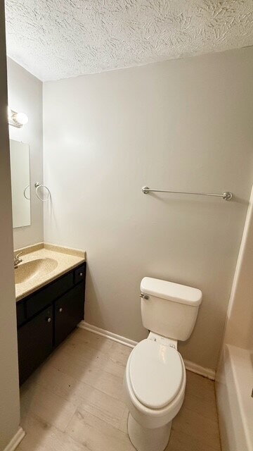 Building Photo - EASTSIDE - 3 BEDROOM RANCH HOME AVAILABLE NOW!