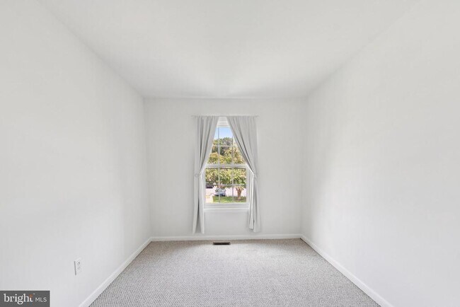 Building Photo - 14844 Cherrydale Dr