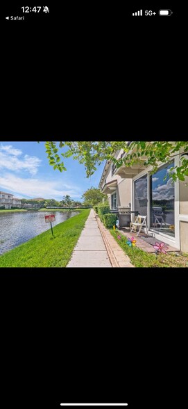 Building Photo - 2615 SW 81st Ter