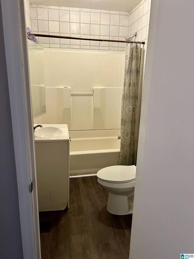 Building Photo - 511 12th St