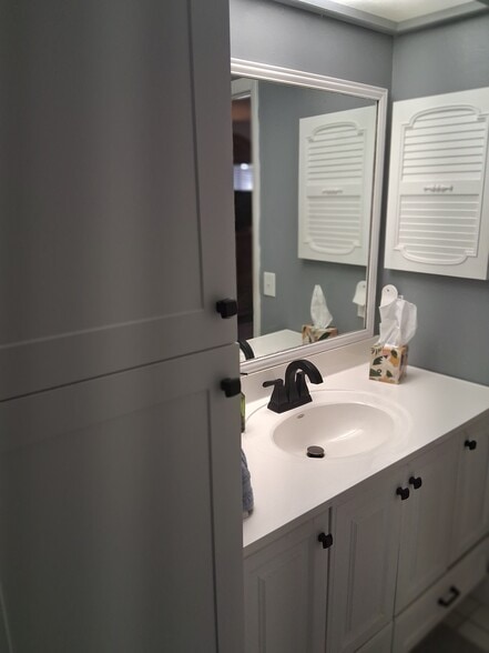 Building Photo - 2679 Sabal Springs Cir