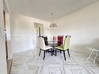 Building Photo - 569 Fanshaw N