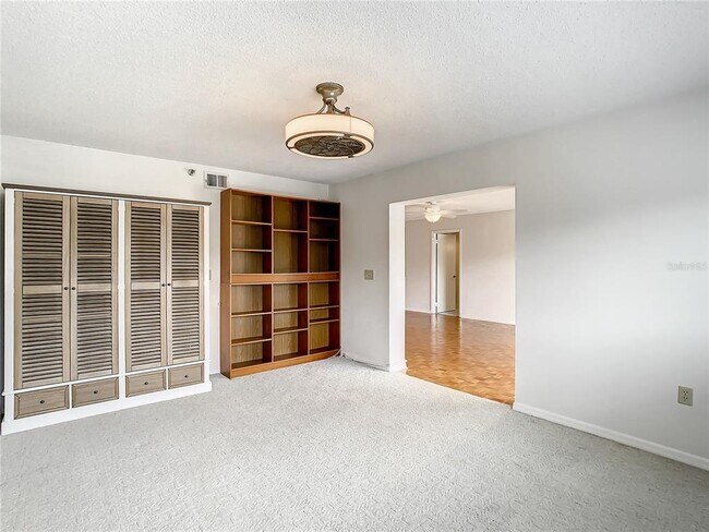 Building Photo - 1158 Carmel Cir