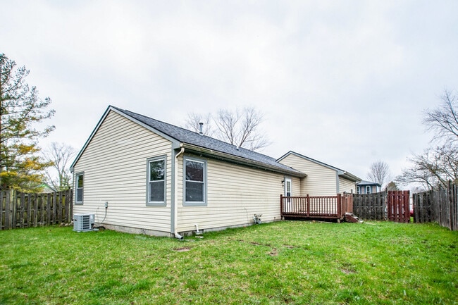 Building Photo - 3 Bedroom in Pike Township