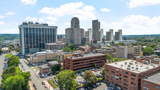 Building Photo - 179 Elk St