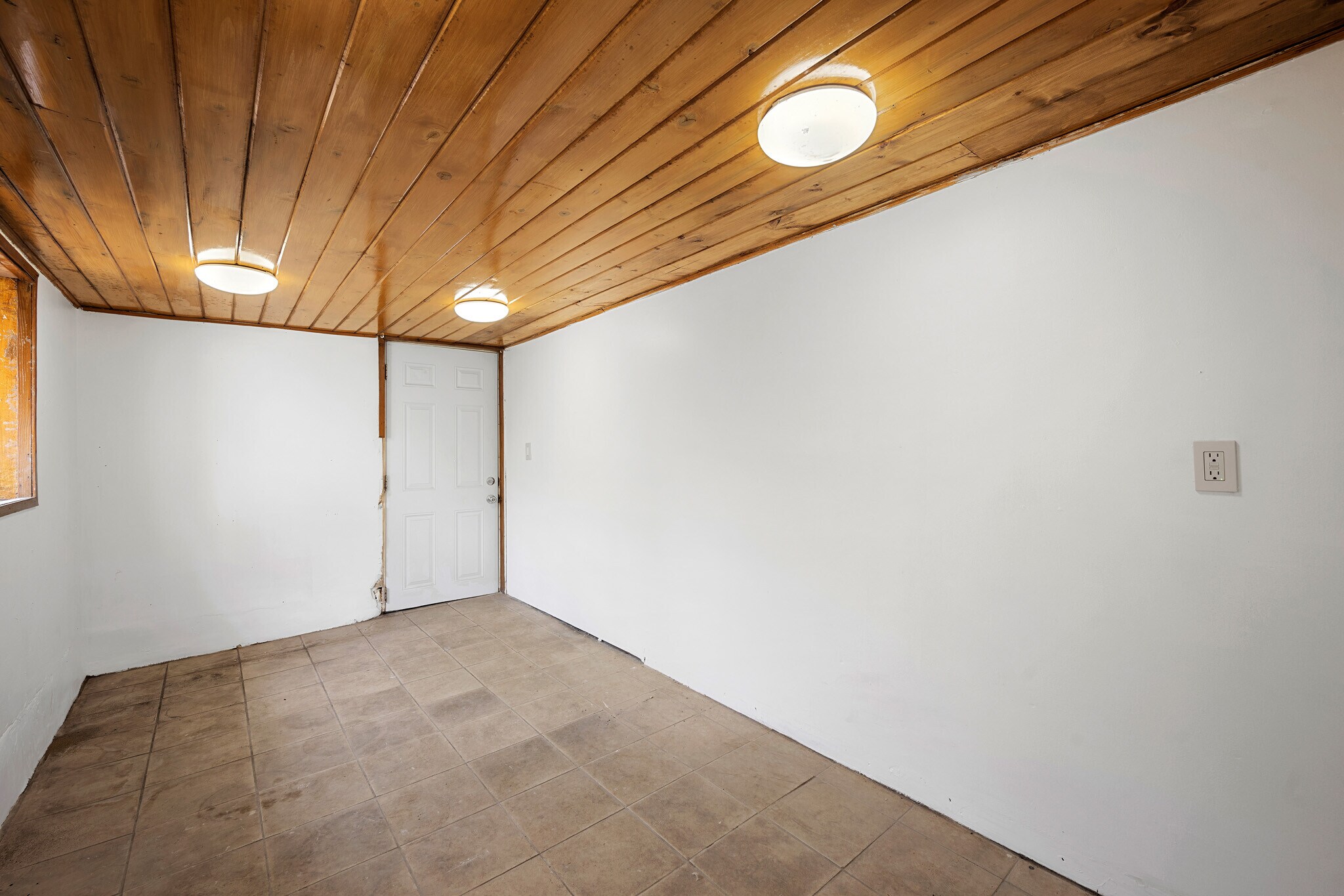 Building Photo - 6923 Foothill Blvd