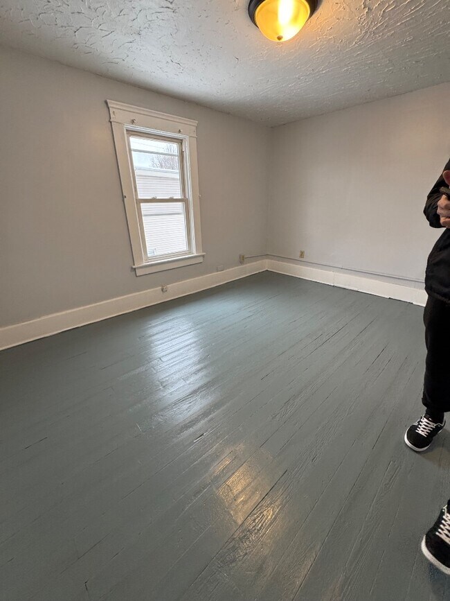 Building Photo - 442 E Thornton St