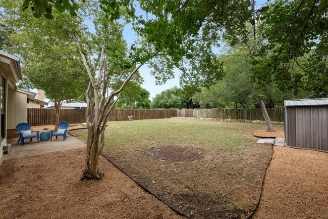 Building Photo - 3807 Rolling Hill