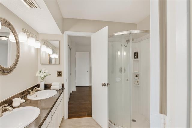 Building Photo - 4308 Laguna Dr