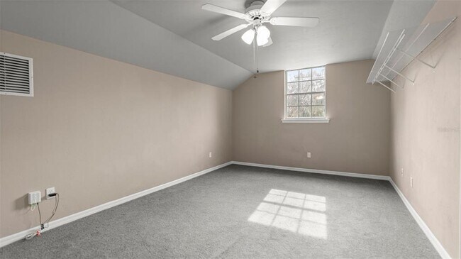 Building Photo - 9428 SW 39 Ave