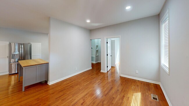 Building Photo - Charming East Nashville Home