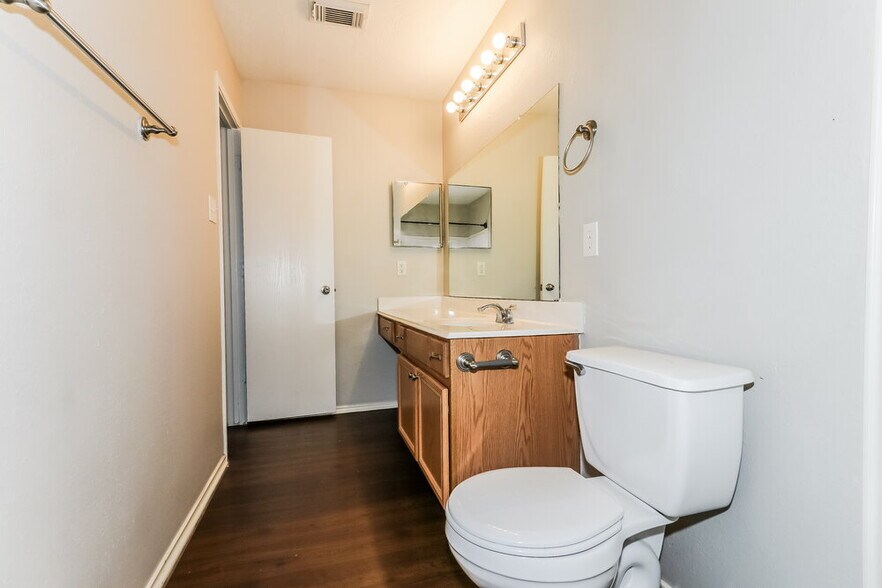 Building Photo - 4786 Wind Trace Dr