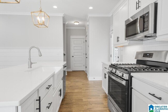 Building Photo - 1509 Cottage Grv