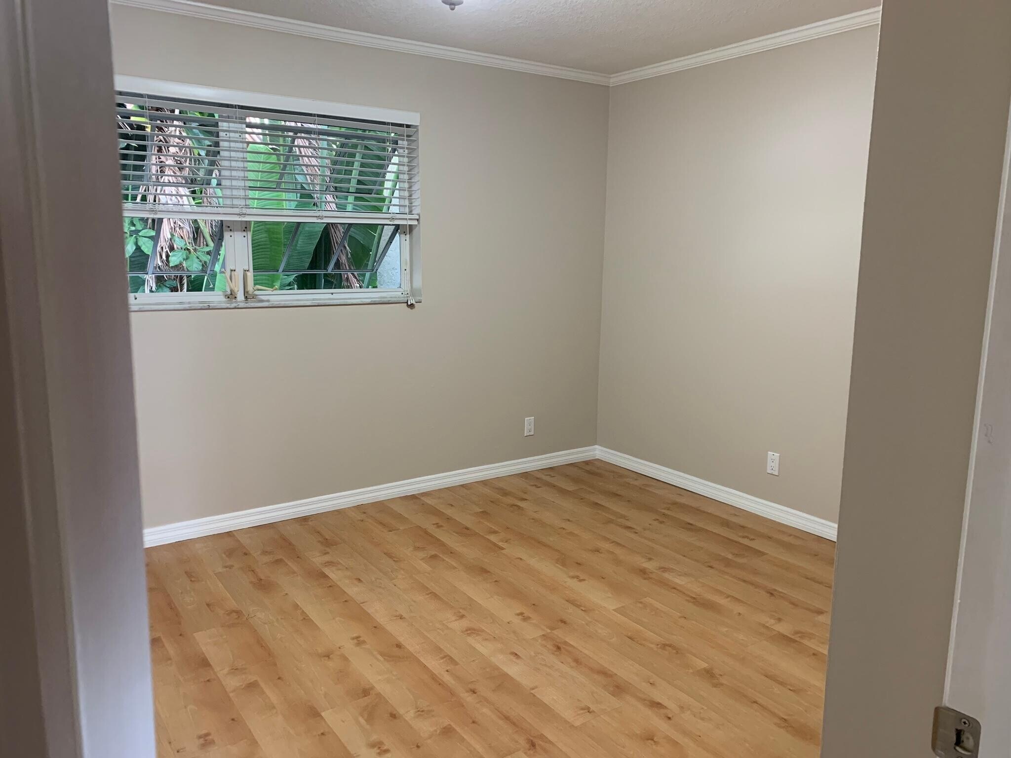 Guest Room - 921 SE 13th St