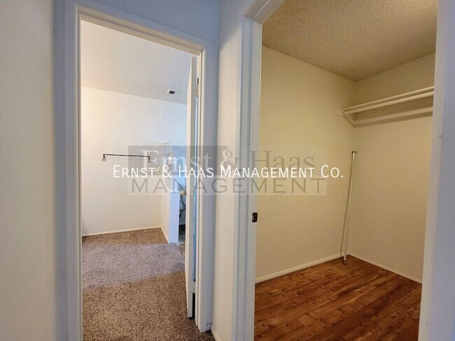 Building Photo - 2755 E Hill St
