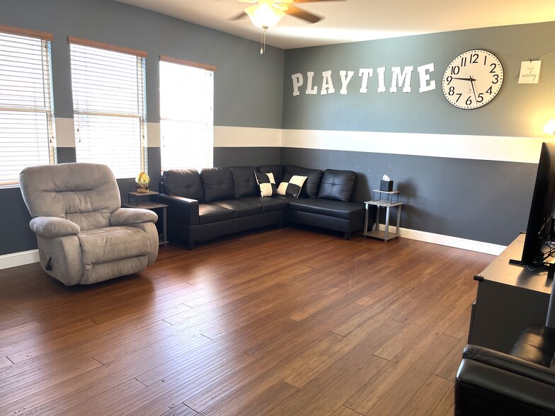 Building Photo - 7729 Villa Gabriela Ave