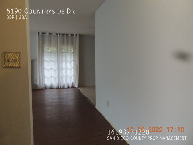 Building Photo - 5190 Countryside Dr