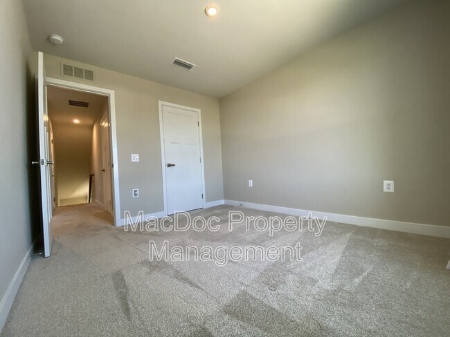 Building Photo - 18422 Centennial Cir
