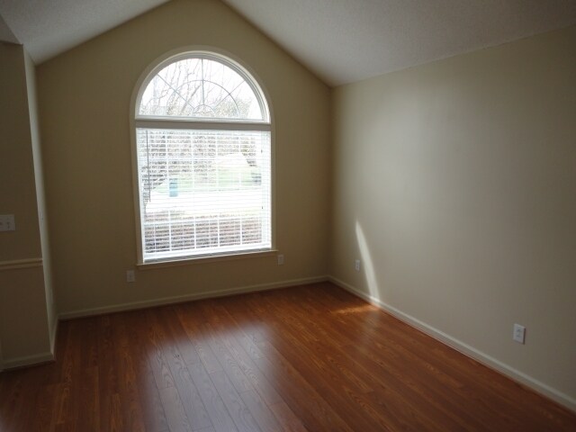 Building Photo - 209 Kindlewood Drive