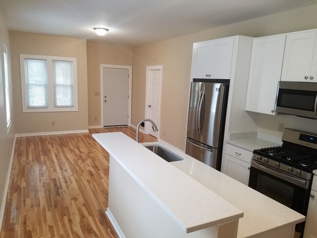 Building Photo - 524 E Wright St