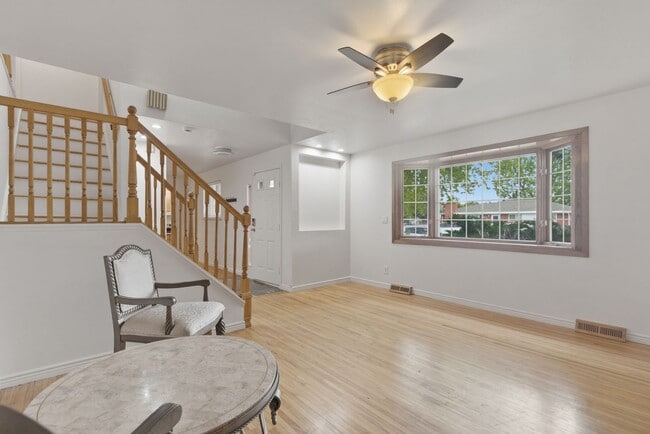 Building Photo - 8111 E Briarwood Blvd