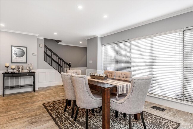 Building Photo - 6 Squirrel Hill