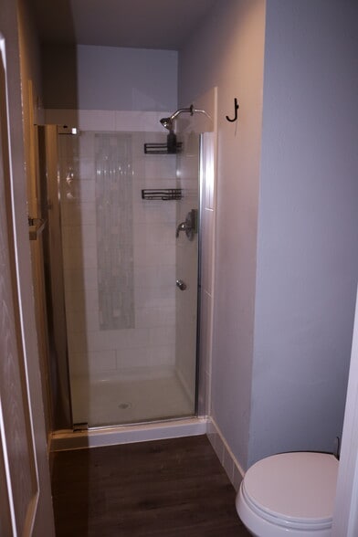 Building Photo - 15906 Elm St E