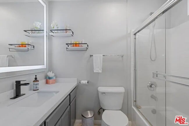 Building Photo - 12032 S Broadway