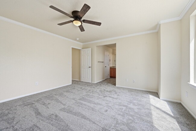 Building Photo - $2,845.95 - 3 Bed, 2 Bath Home in Thornton with Central AC and In Unit Laundry!