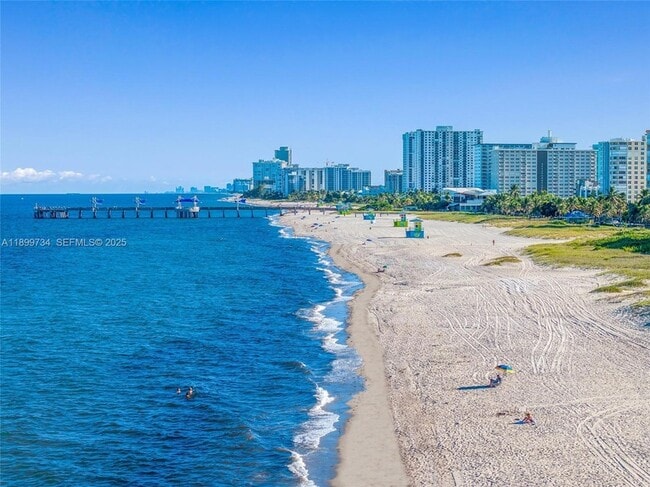 Building Photo - 704 N Ocean Blvd